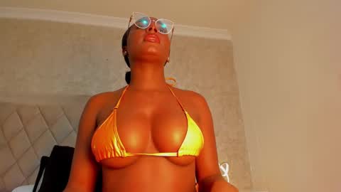 Agnes Bailey online show from February 7, 1:15 am