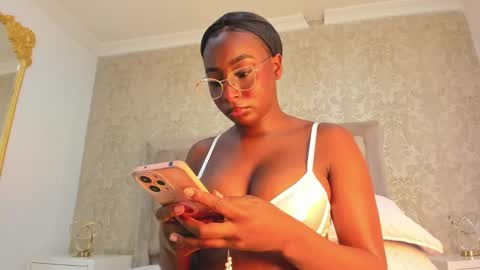 Agnes Bailey online show from February 10, 9:36 pm