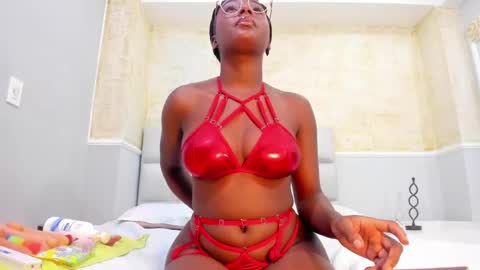 Agnes Bailey online show from February 14, 6:40 pm