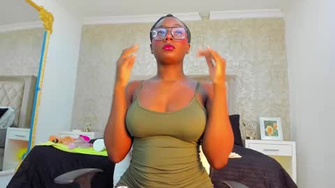 Agnes Bailey online show from March 5, 9:37 pm