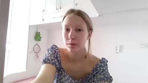 Snapshot of agnesmolima chatting on November 24, 3:17 am Monica online show from November 24, 3:17 am