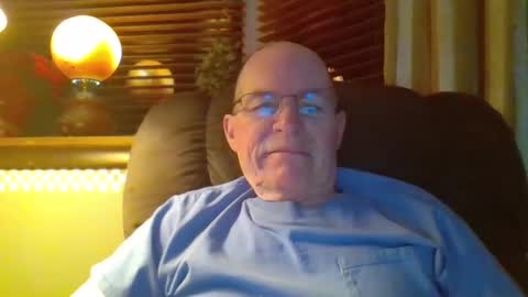 aguynrkfrd online show from December 9, 10:43 am