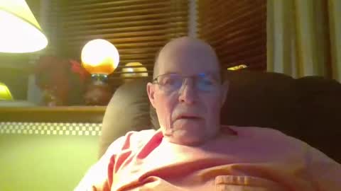 aguynrkfrd online show from December 22, 9:44 am