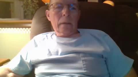 aguynrkfrd online show from September 30, 9:58 am