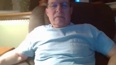 aguynrkfrd online show from March 17, 9:01 am