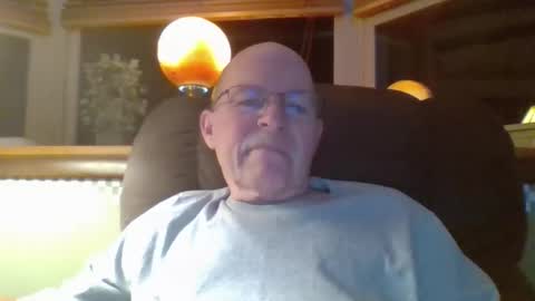 aguynrkfrd online show from March 30, 9:10 am