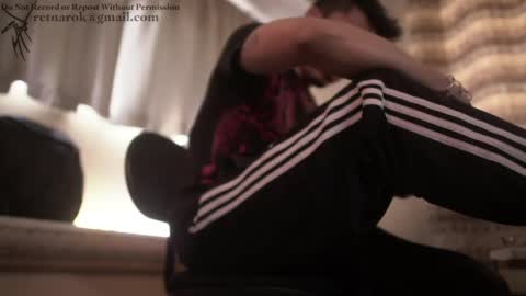 Snapshot of ah_ha chatting on April 2, 8:17 pm ah_ha online show from April 2, 8:17 pm