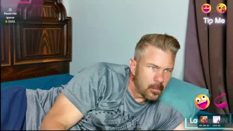 Blue Eyed Handsome Man online show from May 8, 5:07 pm