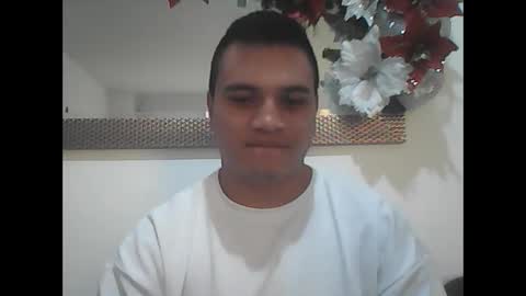 Snapshot of ahntony__69 chatting on December 28, 2:10 pm ahntony  69 online show from December 28, 2:10 pm