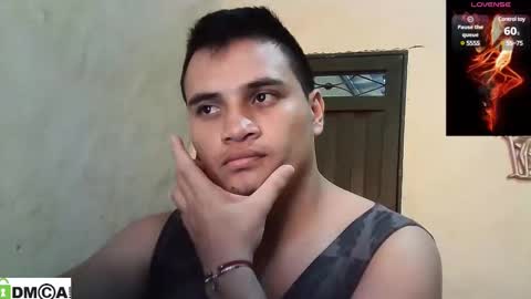 Snapshot of ahntony__69 chatting on December 31, 2:03 pm ahntony  69 online show from December 31, 2:03 pm