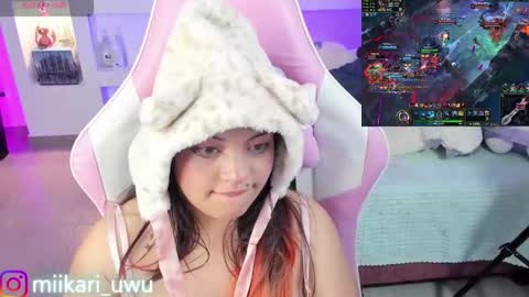 Snapshot of ahri_elderwood chatting on February 13, 10:12 am Ahri help me get to 100 online show from February 13, 10:12 am