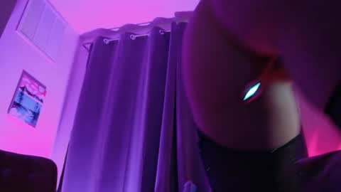 Snapshot of ahriafterdark chatting on February 2, 3:16 am Ahri online show from February 2, 3:16 am