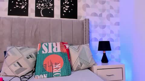 ahsly_ms online show from October 7, 7:00 pm