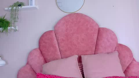 AHSLY online show from April 24, 3:14 pm