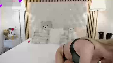 Sarah online show from March 13, 8:10 am