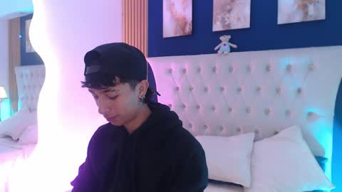 Aiden online show from April 3, 12:47 pm