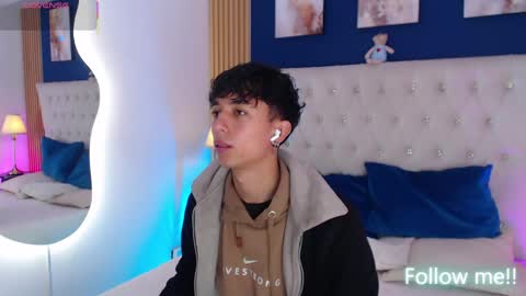 Aiden online show from April 24, 1:24 pm