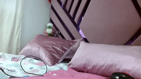 aiilynsmiith online show from October 3, 11:18 am