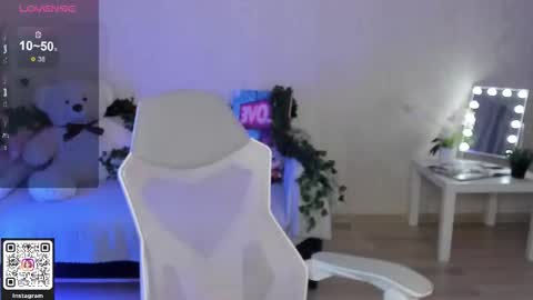 Lynn online show from February 11, 1:38 pm