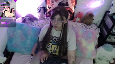 Snapshot of aiko_yagami chatting on February 9, 4:25 am Aiko online show from February 9, 4:25 am