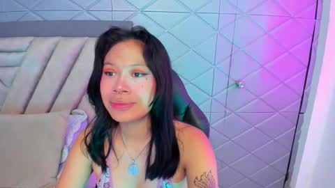 AikoLee online show from October 13, 7:41 am