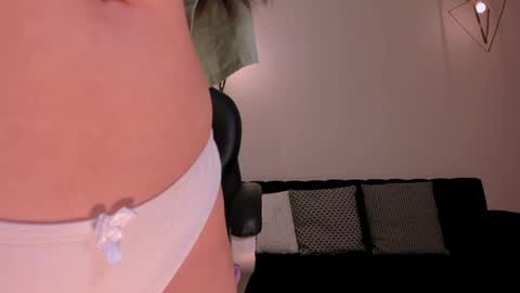 Snapshot of aileenvega chatting on December 31, 2:19 am AILEEN VEGA online show from December 31, 2:19 am