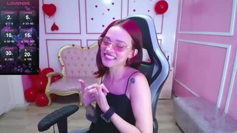 Snapshot of ailen_t_ chatting on March 4, 3:22 am ailen online show from March 4, 3:22 am