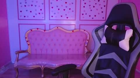 Snapshot of ailen_t_ chatting on September 12, 2:33 am ailen online show from September 12, 2:33 am