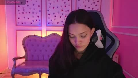 Snapshot of ailen_t_ chatting on September 13, 2:44 am ailen online show from September 13, 2:44 am