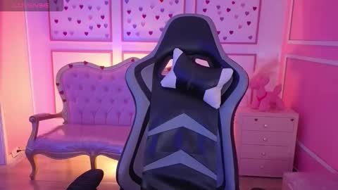 Snapshot of ailen_t_ chatting on September 24, 2:37 am ailen online show from September 24, 2:37 am