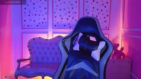 Snapshot of ailen_t_ chatting on October 10, 3:05 am ailen online show from October 10, 3:05 am