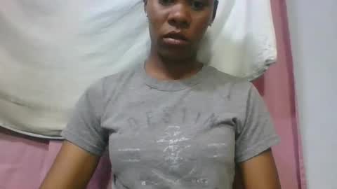 Snapshot of aimee982179 chatting on March 14, 6:19 am aimee982179 online show from March 14, 6:19 am