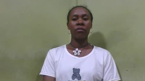 Snapshot of aimee982179 chatting on April 9, 2:33 am aimee982179 online show from April 9, 2:33 am