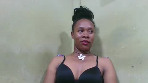 Snapshot of aimee982179 chatting on April 16, 5:36 pm aimee982179 online show from April 16, 5:36 pm