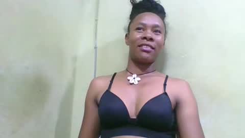 Snapshot of aimee982179 chatting on April 18, 4:22 pm aimee982179 online show from April 18, 4:22 pm