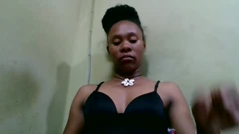 Snapshot of aimee982179 chatting on April 19, 6:10 pm aimee982179 online show from April 19, 6:10 pm