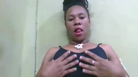 Snapshot of aimee982179 chatting on May 4, 2:18 am aimee982179 online show from May 4, 2:18 am