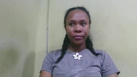Snapshot of aimee982179 chatting on May 8, 2:39 am aimee982179 online show from May 8, 2:39 am