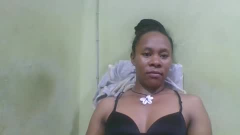 Snapshot of aimee982179 chatting on May 12, 6:27 pm aimee982179 online show from May 12, 6:27 pm