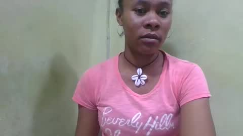 Snapshot of aimee982179 chatting on May 15, 8:21 am aimee982179 online show from May 15, 8:21 am