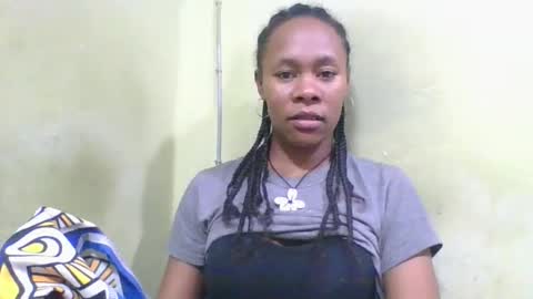 Snapshot of aimee982179 chatting on May 23, 7:02 am aimee982179 online show from May 23, 7:02 am