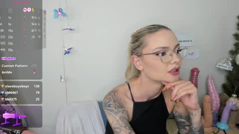 Aimee Jay online show from December 23, 8:44 am