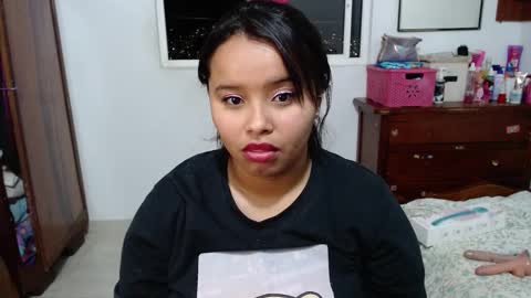 Snapshot of ainara__stone chatting on December 30, 1:04 am AINARA LIZ online show from December 30, 1:04 am