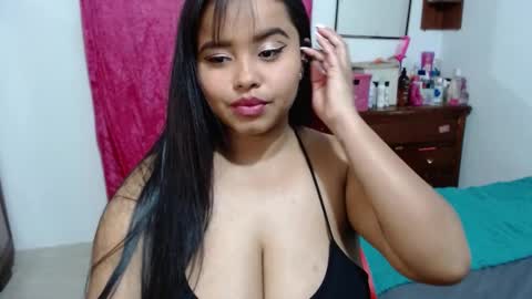 Snapshot of ainara__stone chatting on January 9, 3:15 am AINARA LIZ online show from January 9, 3:15 am