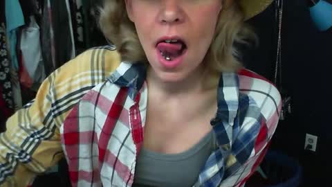 Snapshot of aiortac chatting on January 20, 3:28 pm aiortac online show from January 20, 3:28 pm