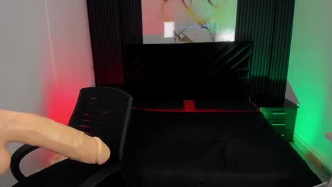 Snapshot of airamclair chatting on October 31, 9:05 pm Airam Clair online show from October 31, 9:05 pm