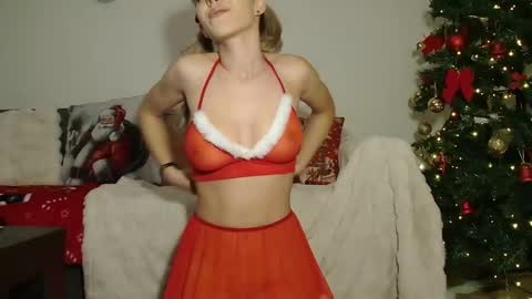 Snapshot of aisha4fun chatting on December 22, 5:23 am Aisha online show from December 22, 5:23 am