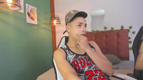 aisha_berry online show from September 18, 4:14 am