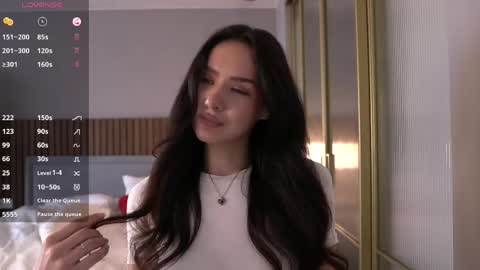 Snapshot of aisha_eilish chatting on April 26, 6:44 am Aisha online show from April 26, 6:44 am
