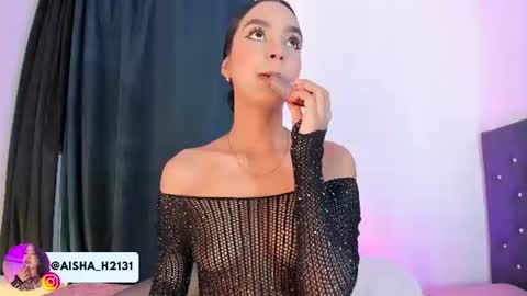 Snapshot of aisha_h_ chatting on June 18, 12:44 am Aisha online show from June 18, 12:44 am